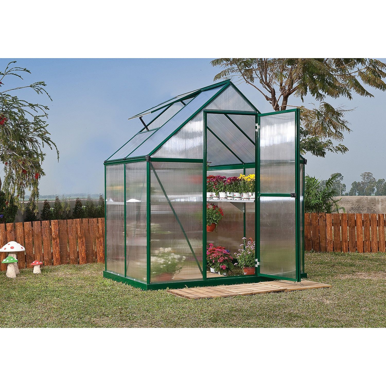 The Mythos 6 x 4 Greenhouse Green gives you extra room for all of your growing needs. 